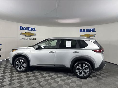 Used 2023 Nissan Rogue SV AWD/4WD image 2