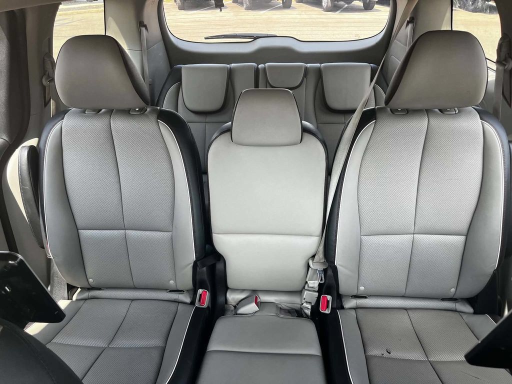Used 2019 Kia Sedona EX w/ Paint Protection Package FWD image 28