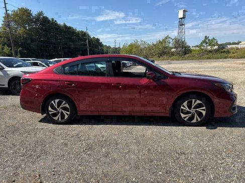 Used 2024 Subaru Legacy Premium image 4