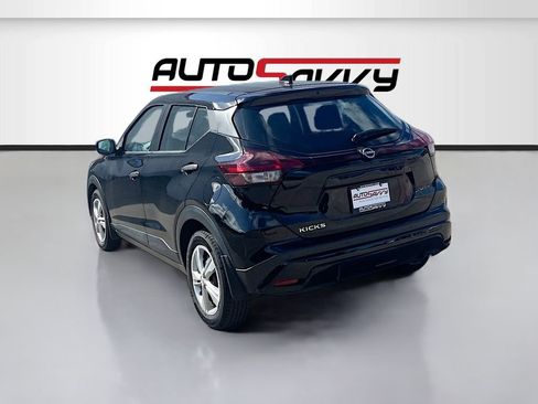Used 2022 Nissan Kicks S FWD image 5