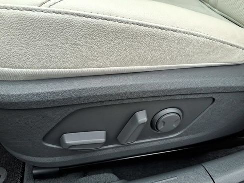 Used 2023 Hyundai Sonata Limited w/ Cargo Package FWD image 17
