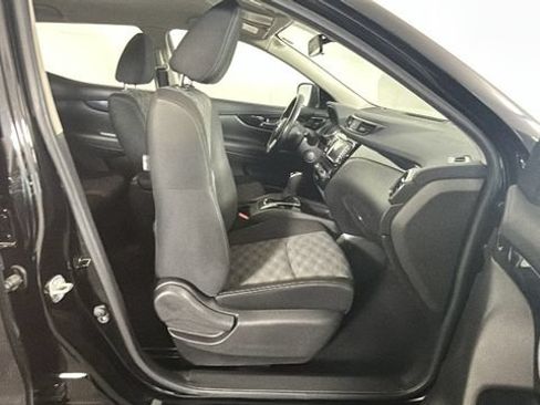 Used 2019 Nissan Rogue Sport SV w/ All-Weather Package AWD/4WD image 30