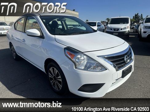 Used 2019 Nissan Versa SV FWD image 17