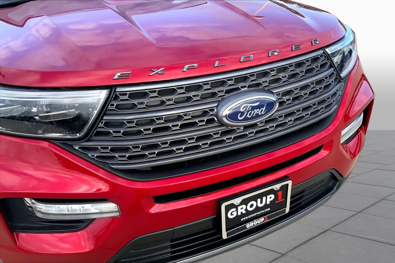 Used 2021 Ford Explorer XLT w/ Equipment Group 202A RWD image 30