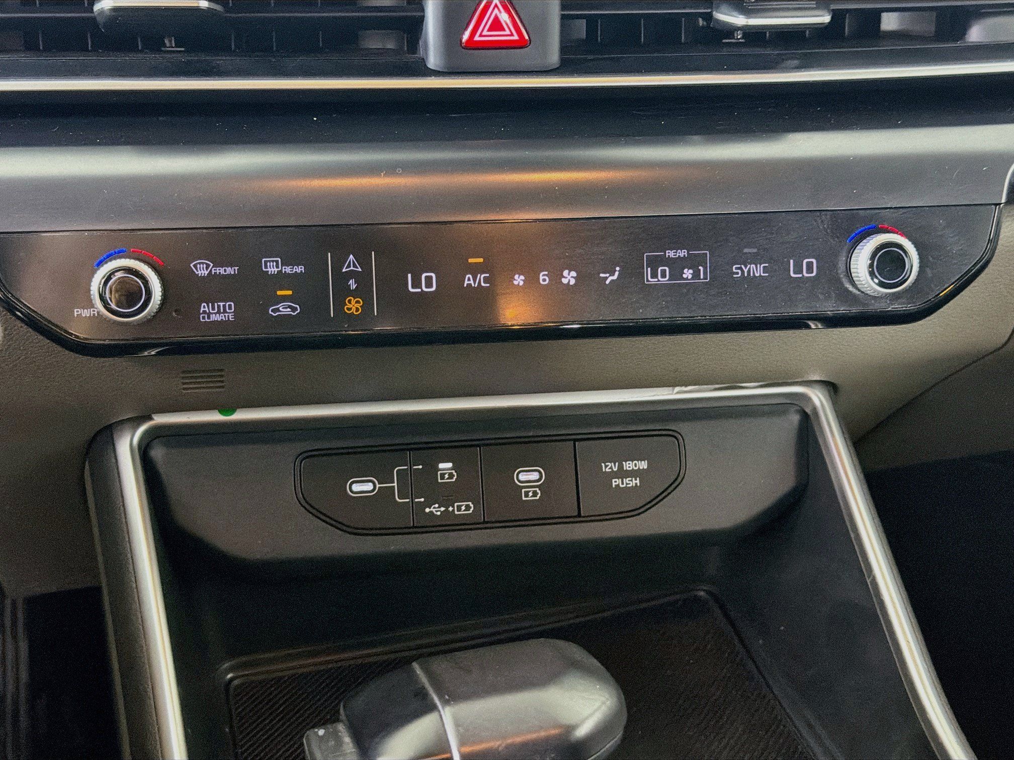 Used 2025 Kia Carnival FWD image 23