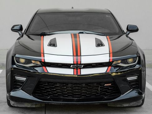 Used 2016 Chevrolet Camaro SS RWD image 16
