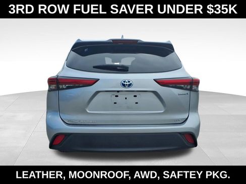 Used 2022 Toyota Highlander XLE AWD/4WD image 7