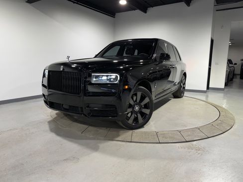 Used 2023 Rolls-Royce Cullinan image 3