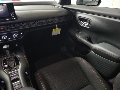 Certified 2025 Honda HR-V Sport image 13