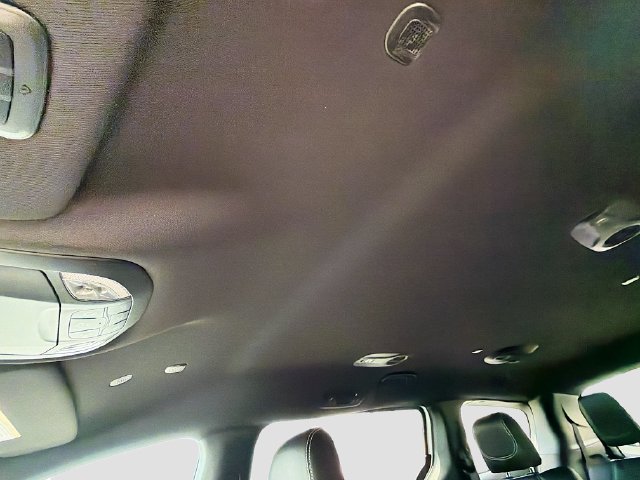 New 2027 Chrysler Pacifica Select FWD image 22