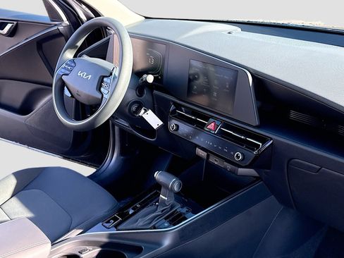 New 2026 Kia Niro LX image 5