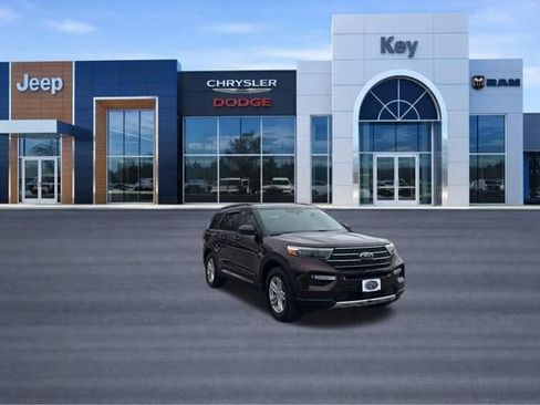 Used 2020 Ford Explorer XLT w/ Equipment Group 202A image 8