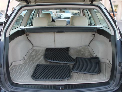 Used 2007 Subaru Outback 2.5i L.L. Bean image 25