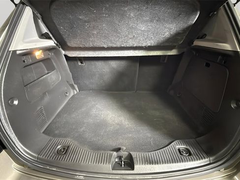 Used 2021 Chevrolet Trax LT w/ LT Convenience Package image 26