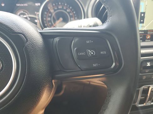 Used 2023 Jeep Gladiator Sport AWD/4WD image 25