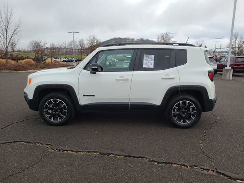 Certified 2023 Jeep Renegade Latitude image 11