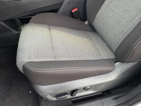 Certified 2023 Nissan Rogue SV FWD image 32