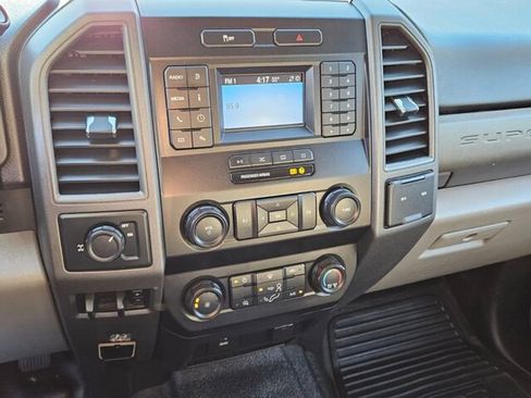 Used 2020 Ford F250 XL w/ Power Equipment Group image 20