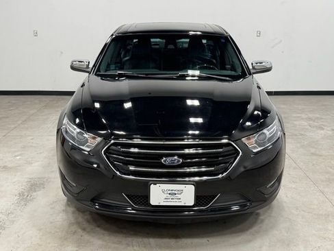 Used 2018 Ford Taurus Limited image 4