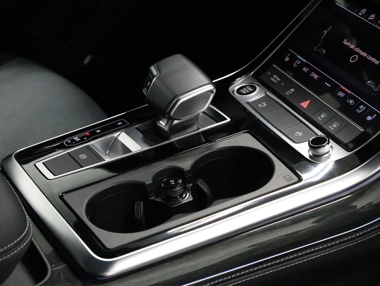 Used 2024 Audi Q8 Premium Plus AWD/4WD image 20