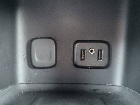 Used 2019 GMC Acadia SLE image 23