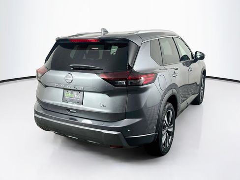 Used 2026 Nissan Rogue SL FWD image 9