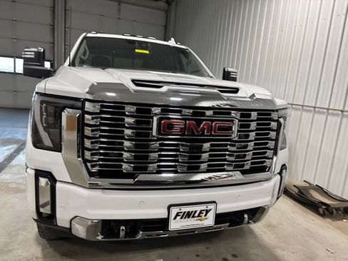 Used 2024 GMC Sierra 3500 Denali w/ Denali Reserve Package AWD/4WD image 7