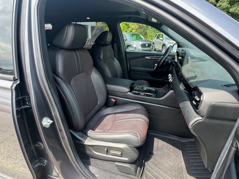 Used 2025 Honda Pilot Black Edition image 25