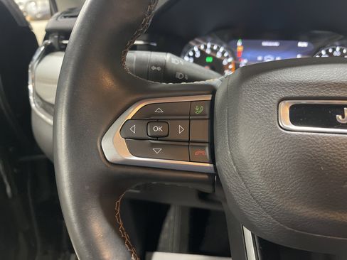 Used 2022 Jeep Compass Limited image 16