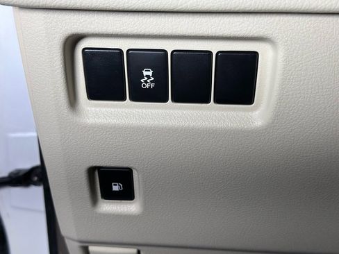 Used 2011 Lexus GX 460 Sport Utility image 38