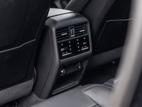 Certified 2023 Porsche Cayenne Turbo GT AWD/4WD image 36