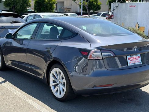 Used 2022 Tesla Model 3 Long Range AWD/4WD image 5
