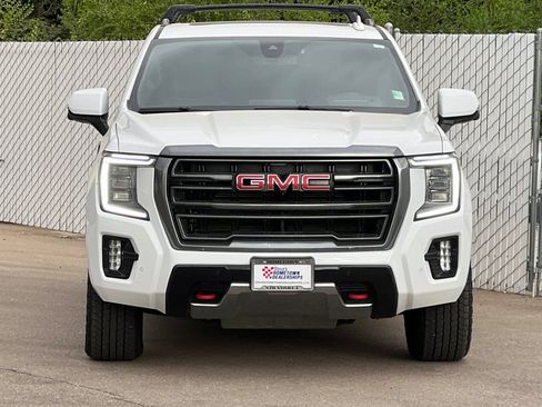 Used 2021 GMC Yukon XL AT4 w/ AT4 Premium Plus Package AWD/4WD image 6
