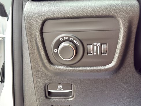New 2026 Jeep Grand Cherokee Altitude AWD/4WD image 22