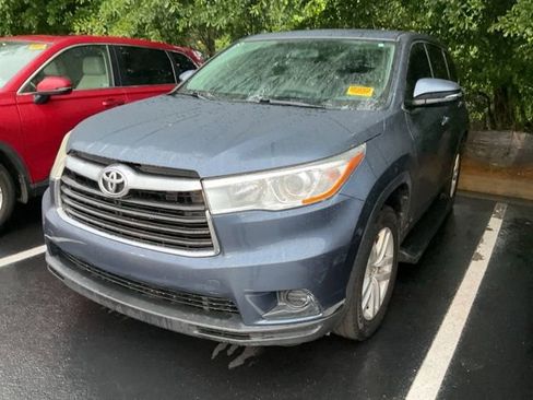 Used 2014 Toyota Highlander LE FWD image 11