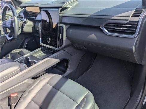 Used 2024 GMC Acadia Elevation image 21