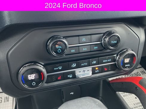 Used 2024 Ford Bronco Heritage Edition image 25