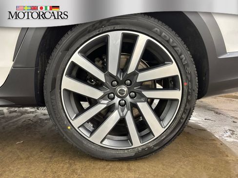 Used 2022 Volvo V90 B6 Cross Country w/ Advanced Package AWD/4WD image 32