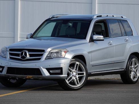 Used 2010 Mercedes-Benz GLK 350 4MATIC image 2