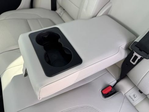 Used 2024 Jaguar F-PACE R-Dynamic S image 29