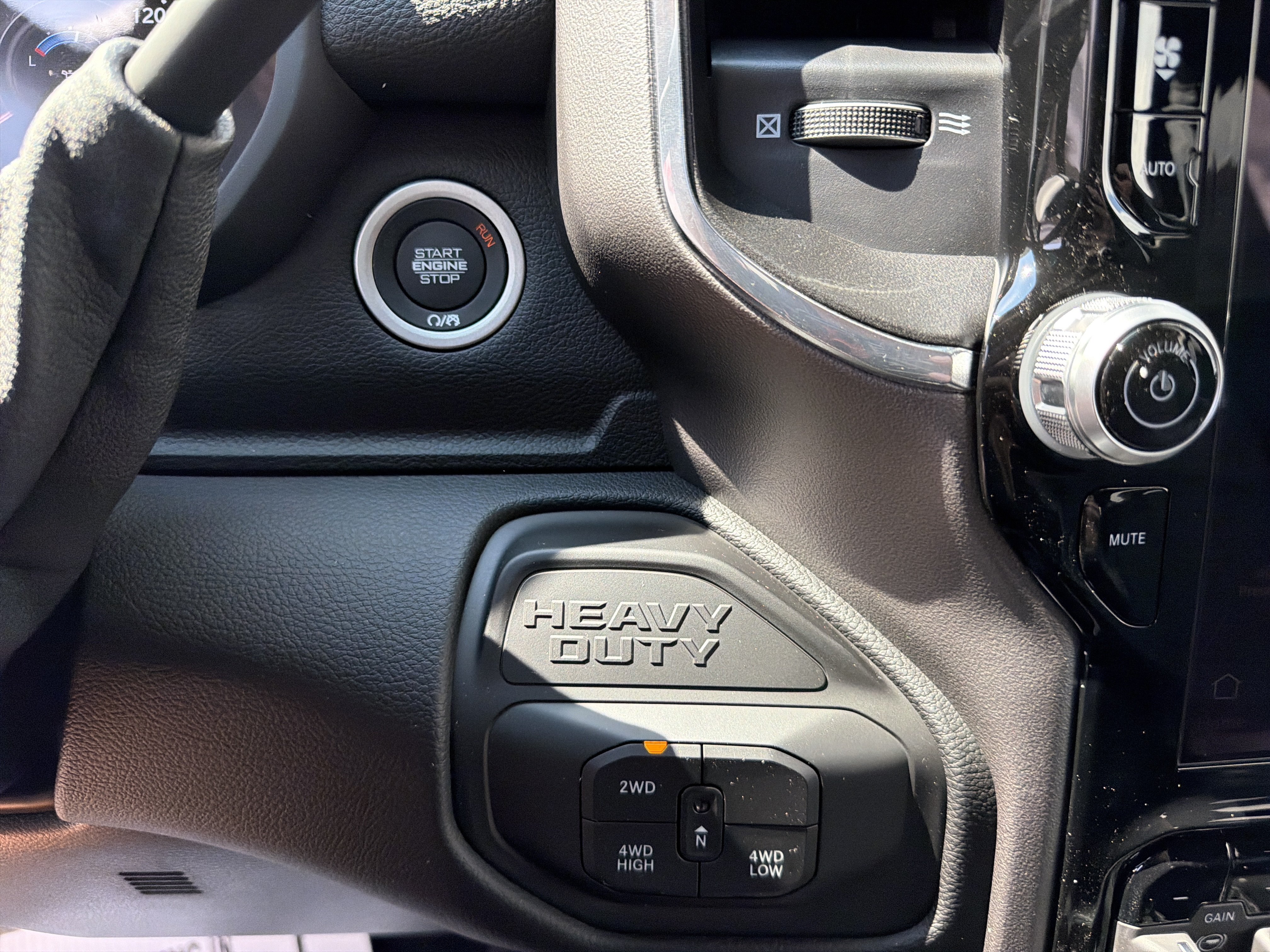 New 2027 RAM 2500 Laramie AWD/4WD image 20