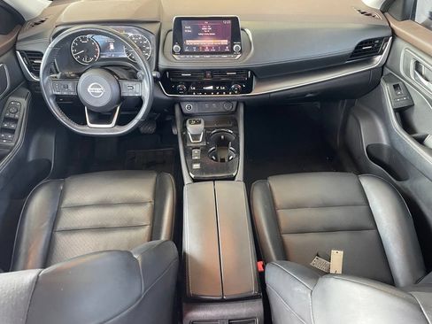 Certified 2021 Nissan Rogue SV w/ Premium Package FWD image 11