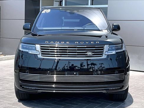 Certified 2023 Land Rover Range Rover SV AWD/4WD image 2