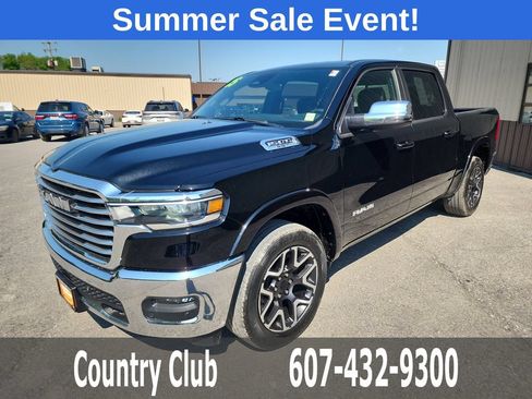 Used 2025 RAM 1500 Laramie AWD/4WD image 4