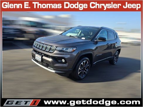 Certified 2022 Jeep Compass Limited w/ Mopar Graphics Package image 3