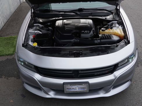 Used 2016 Dodge Charger SXT image 21