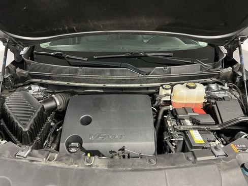 Certified 2021 Chevrolet Traverse RS FWD image 30