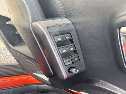 Used 2018 Toyota Tacoma TRD Sport image 18