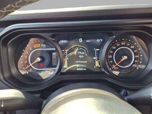 Used 2025 Jeep Wrangler Unlimited Rubicon AWD/4WD image 16
