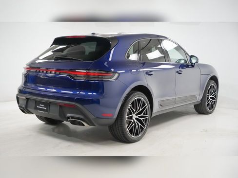 Certified 2025 Porsche Macan image 10